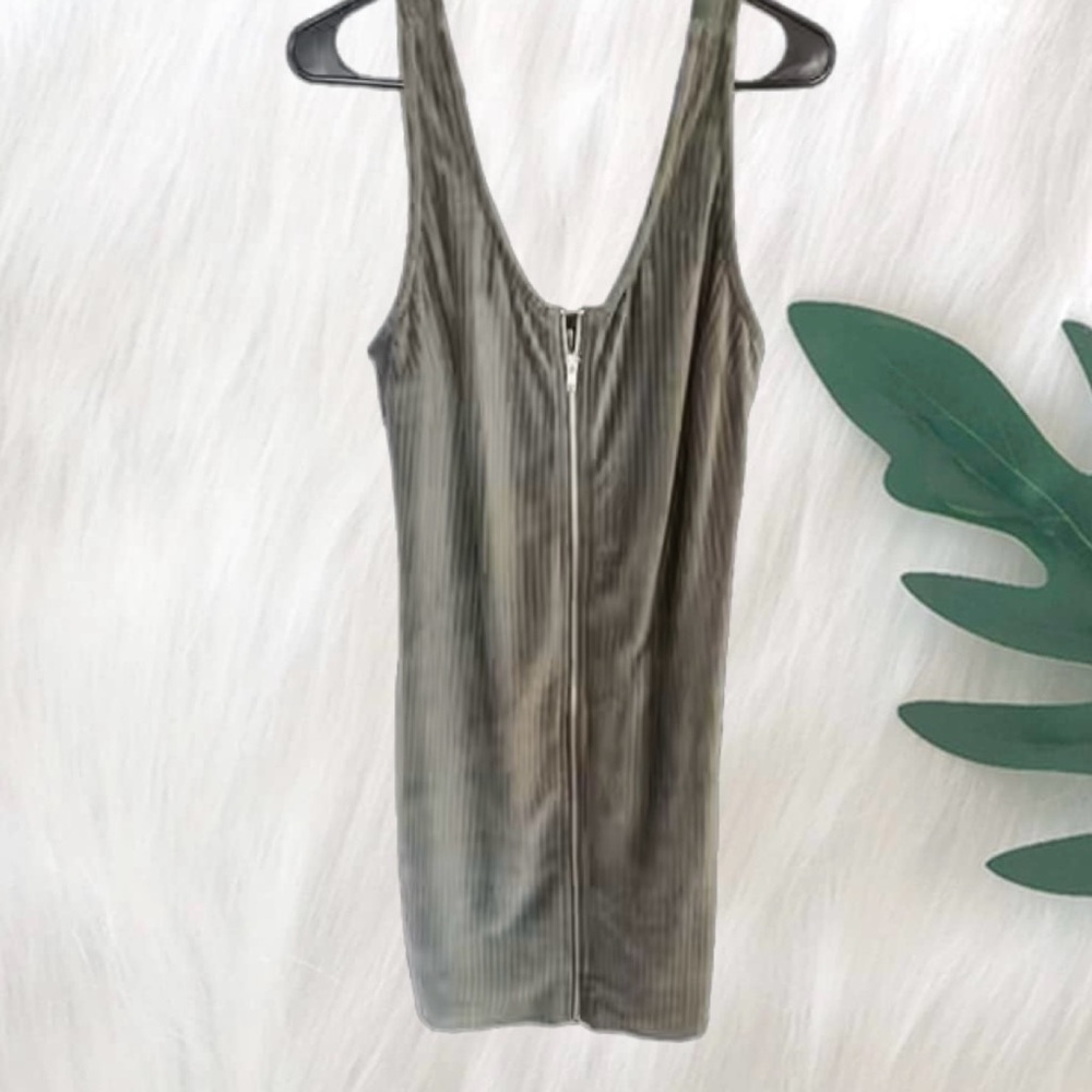 No Boundaries Green Bodycon Dress Scoop Neck Sleeveless